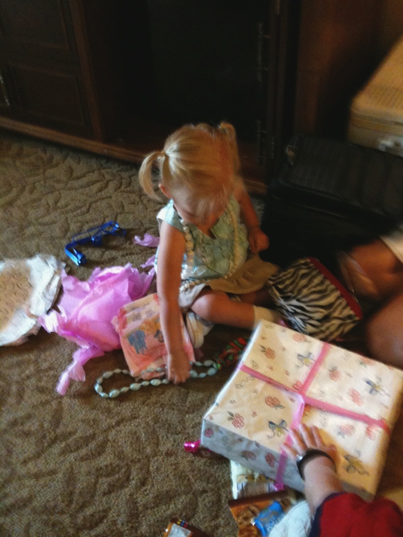 2010-05-30-03 Sydney's 2nd BD.jpg